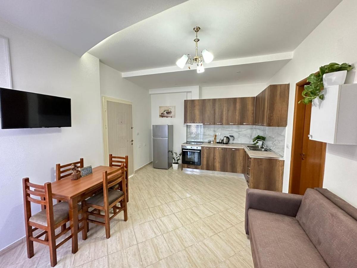 Trea Accomodations - Port Side Vlorë Екстериор снимка