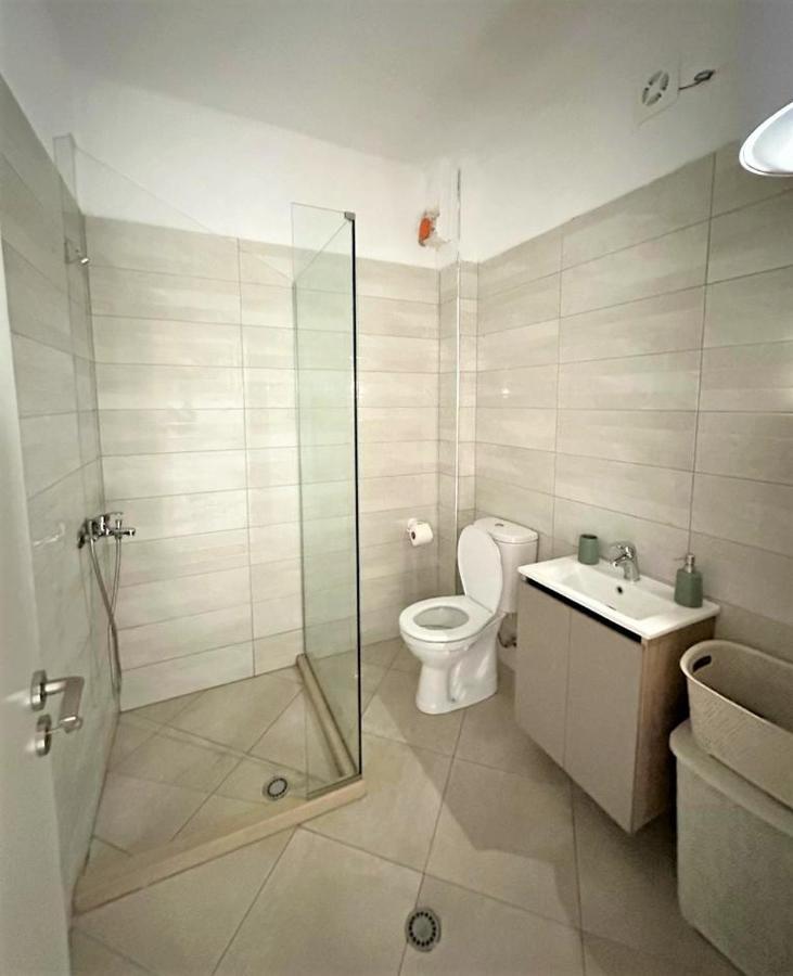 Trea Accomodations - Port Side Vlorë Екстериор снимка